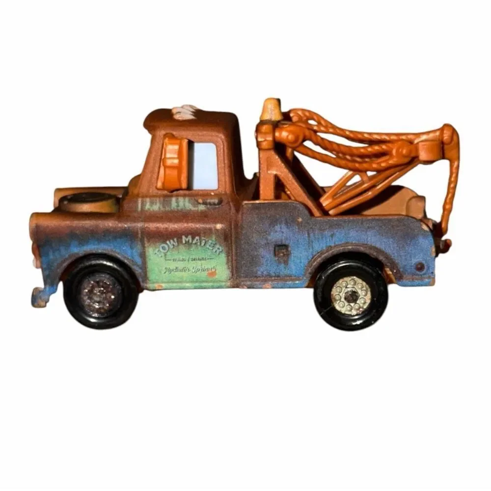 Disney Pixar Cars On The Road Road Trip Mater Diecast 1:55 Toy Tow Truck Mattel